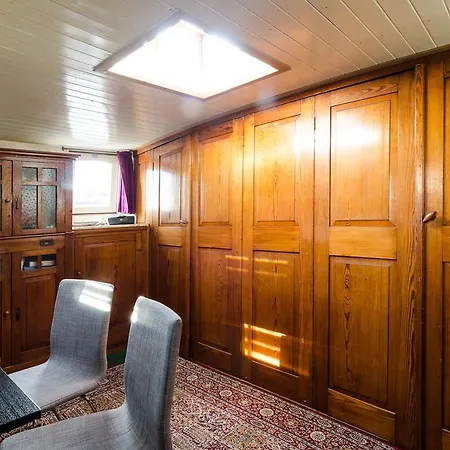 Windrooskade Houseboat Ubytování v soukromí