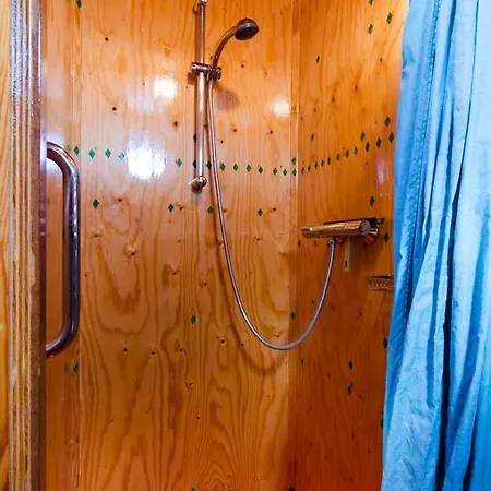 Windrooskade Houseboat